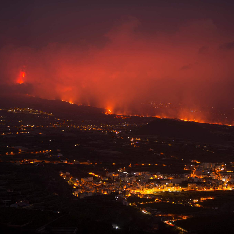 Live Volcanic Eruption Continues In Spain S Canary Islands CGTN