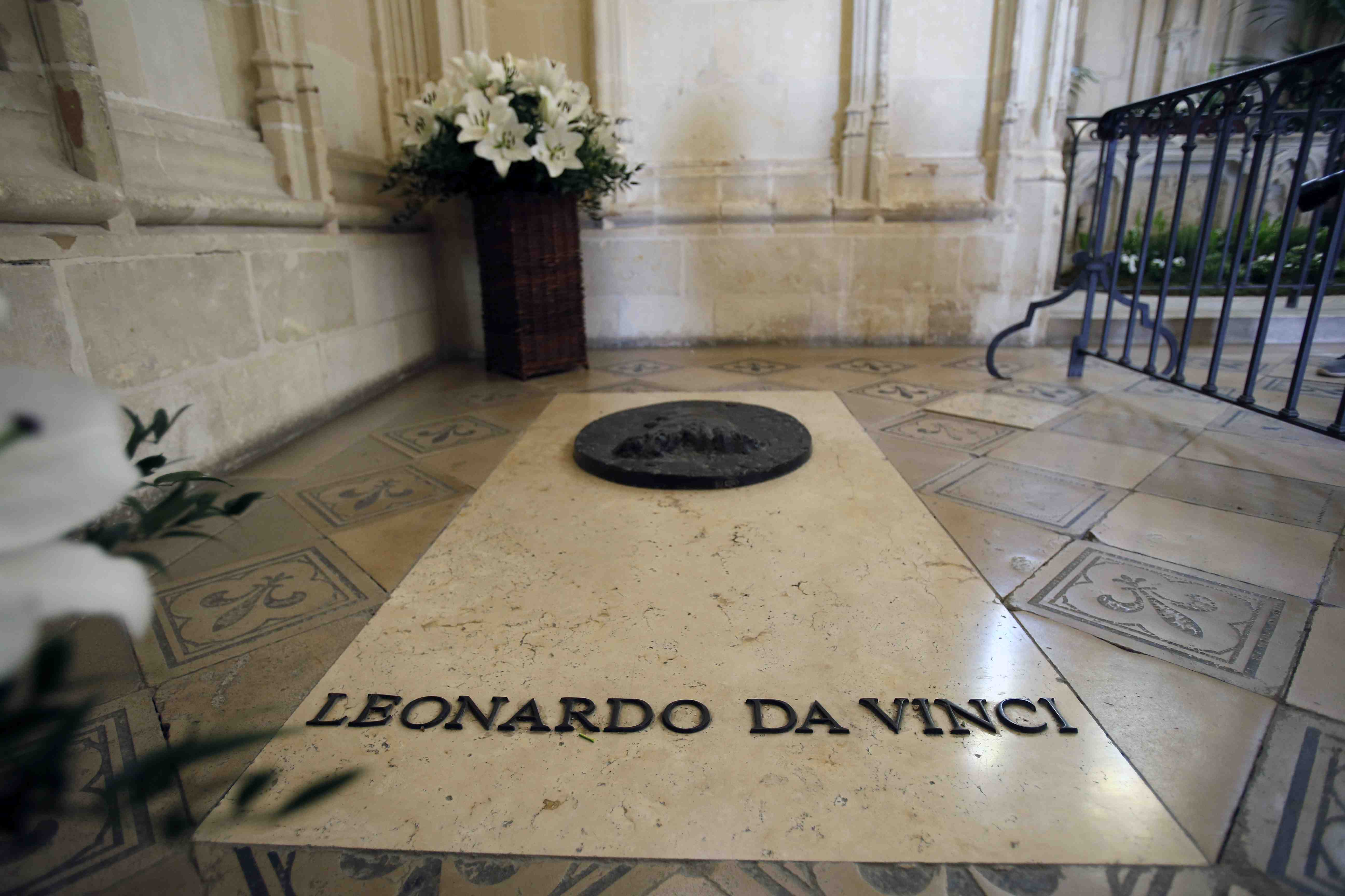 Могила Леонардо да Винчи в замке Амбуаз