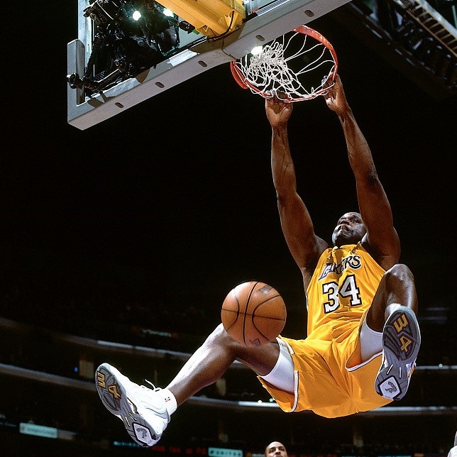 News Photo : Shaquille O'Neal of the Orlando Magic dunks the