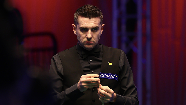 Mark Selby made a comback win over China's Yan Bingtao - CGTN