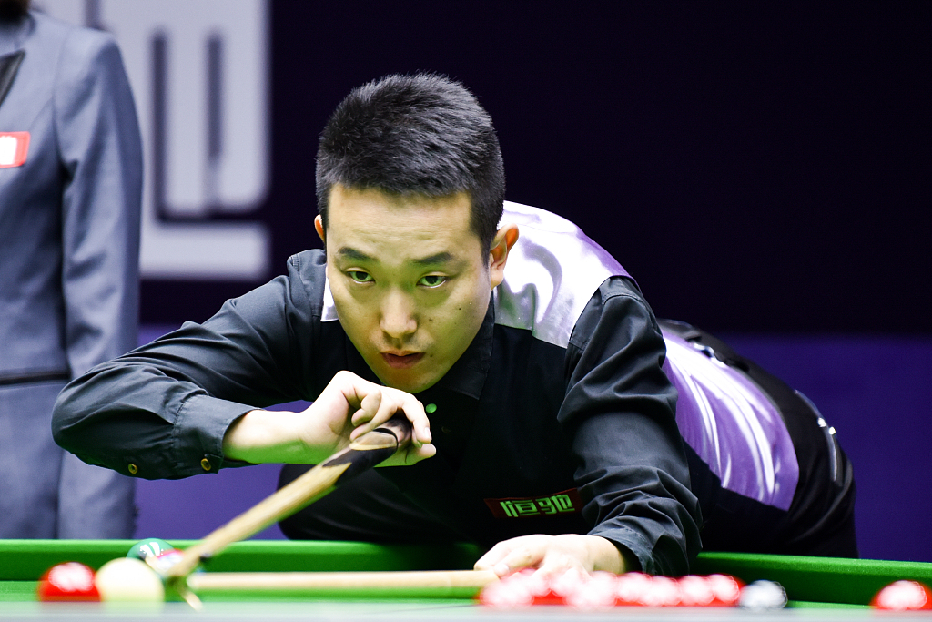 Snooker Two Chinese players cruise into 2nd round of world qualifiers