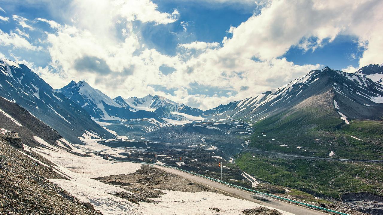 Xinjiang glacier reserve now a paradise for wildlife - CGTN