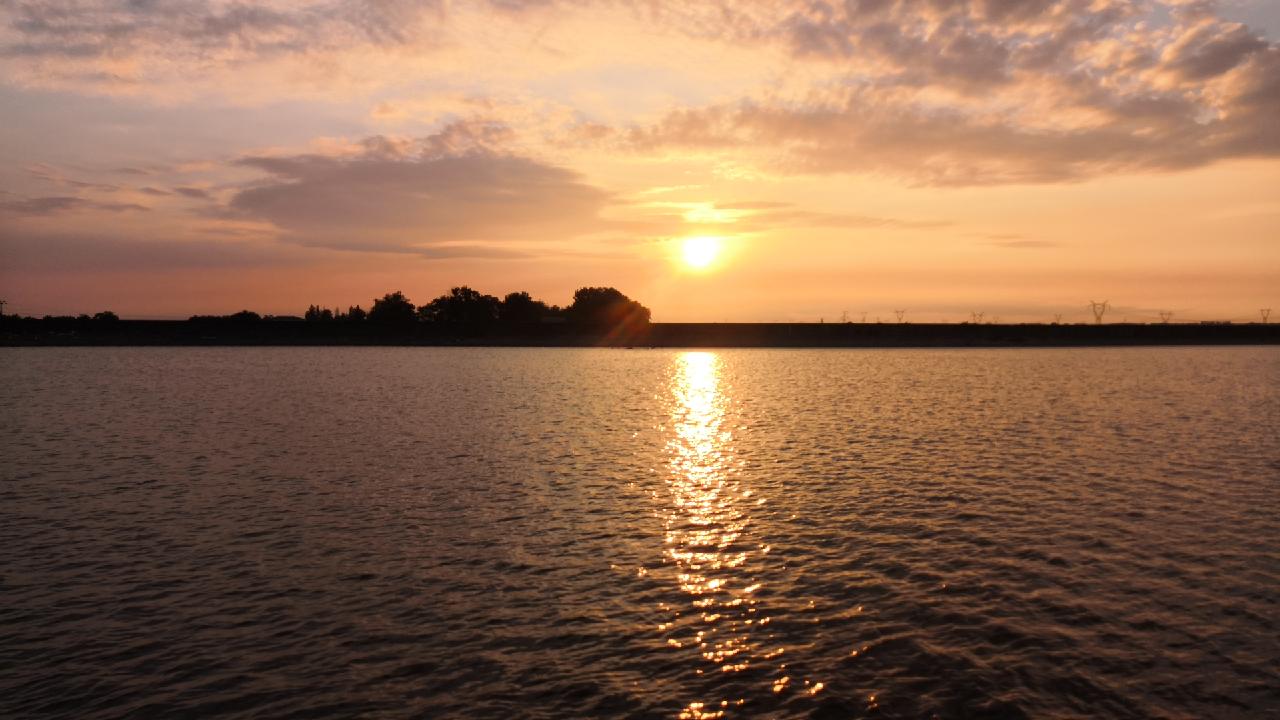 Sunset over Poyang Lake - CGTN