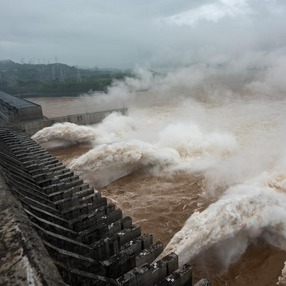 Live: Three Gorges Dam Facing Its Largest Flood Peak Flow - CGTN