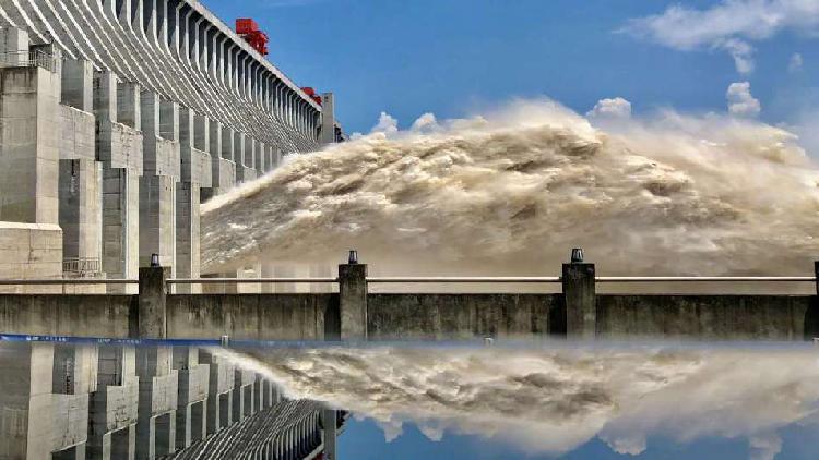 Three Gorges Dam Makes Biggest Water Discharge Of Flood Season - CGTN