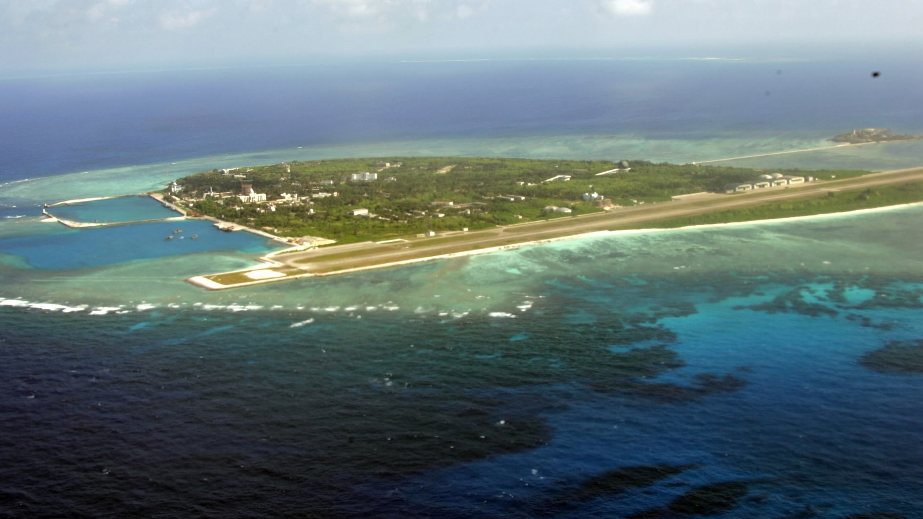 PLA warns of China-U.S. 'accidents' in South China Sea