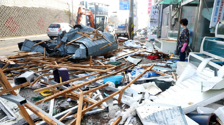 Typhoon Maysak hits waterlogged Koreas with heavy rain, wind - CGTN