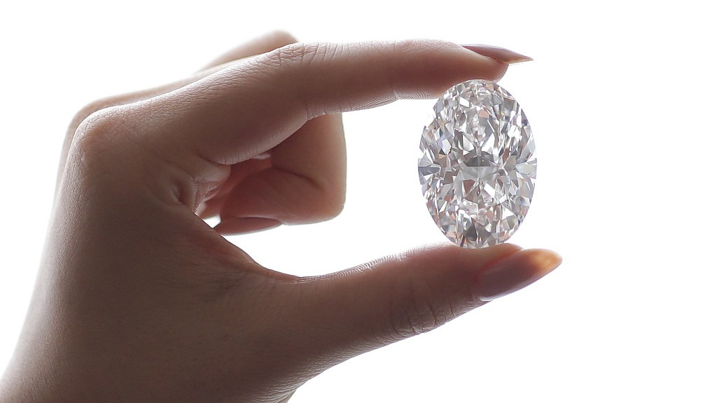 In October 2018, a diamond weighing a remarkable 552.7 ct was
