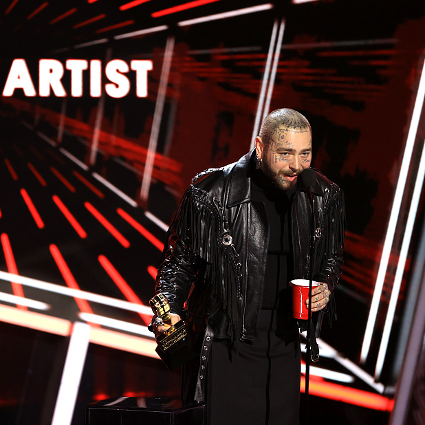 American Singer Post Malone Wins Big At Billboard Music Awards Cgtn