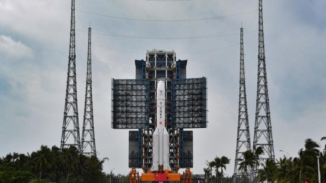 China's Long March-5 rocket begins fueling