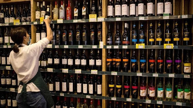 china imposes anti-dumping duties on australian wine - cgtn
