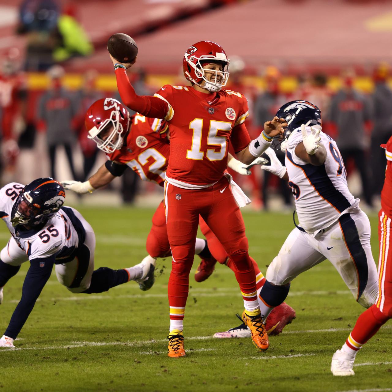 Chiefs rally to beat Broncos 2216 to clinch playoff berth CGTN