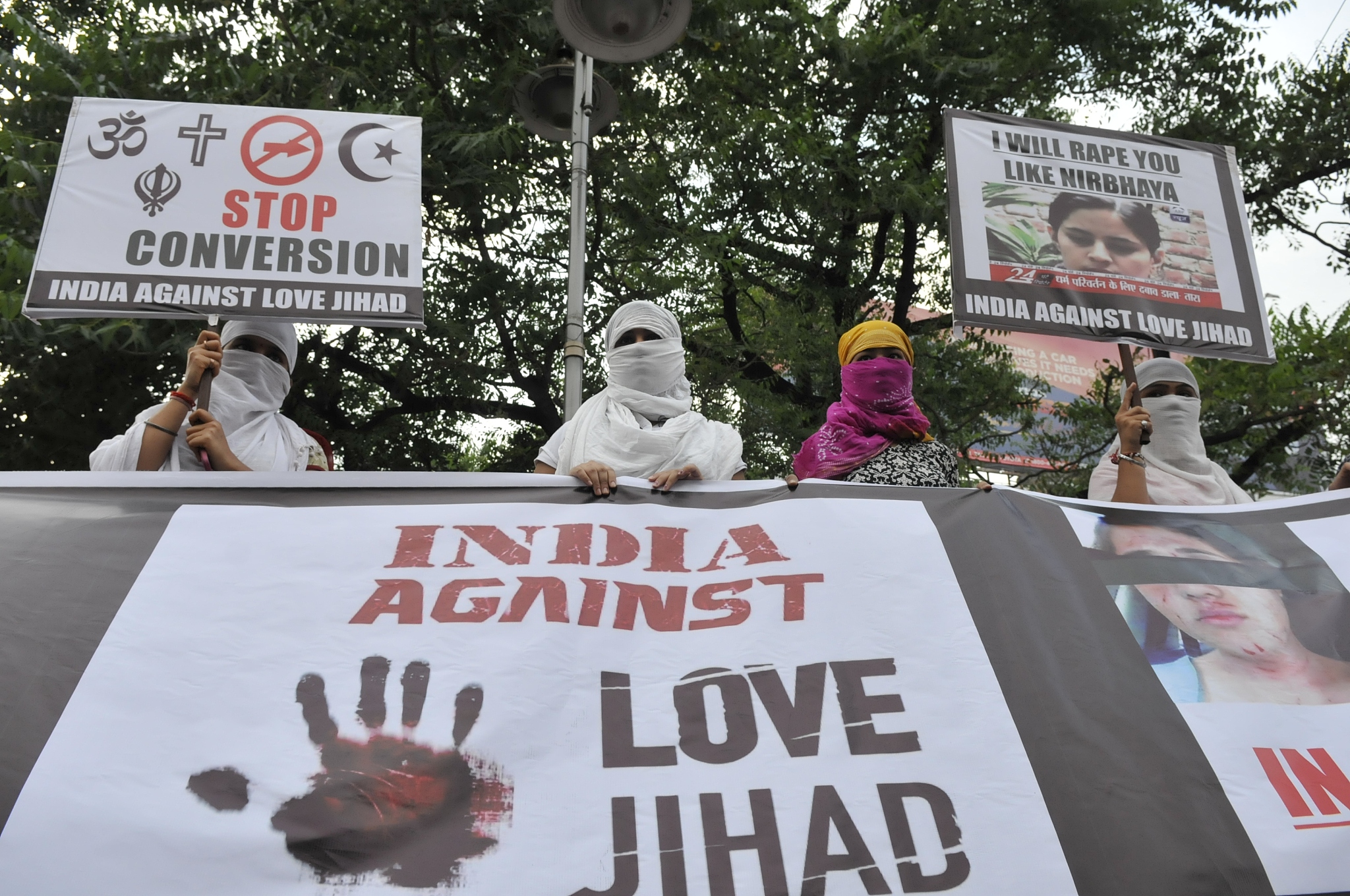 Ten men arrested in India under new &#39;love jihad&#39; law - CGTN