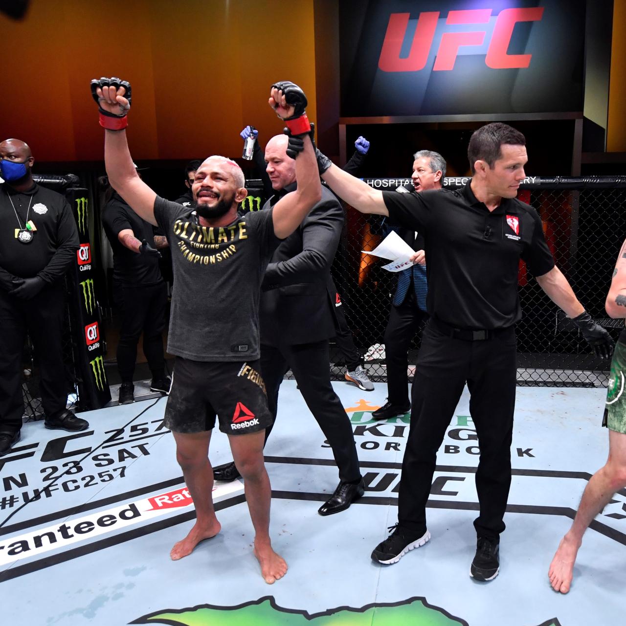 UFC 256: Champ Figueiredo finally finds a rival in draw against Moreno ...