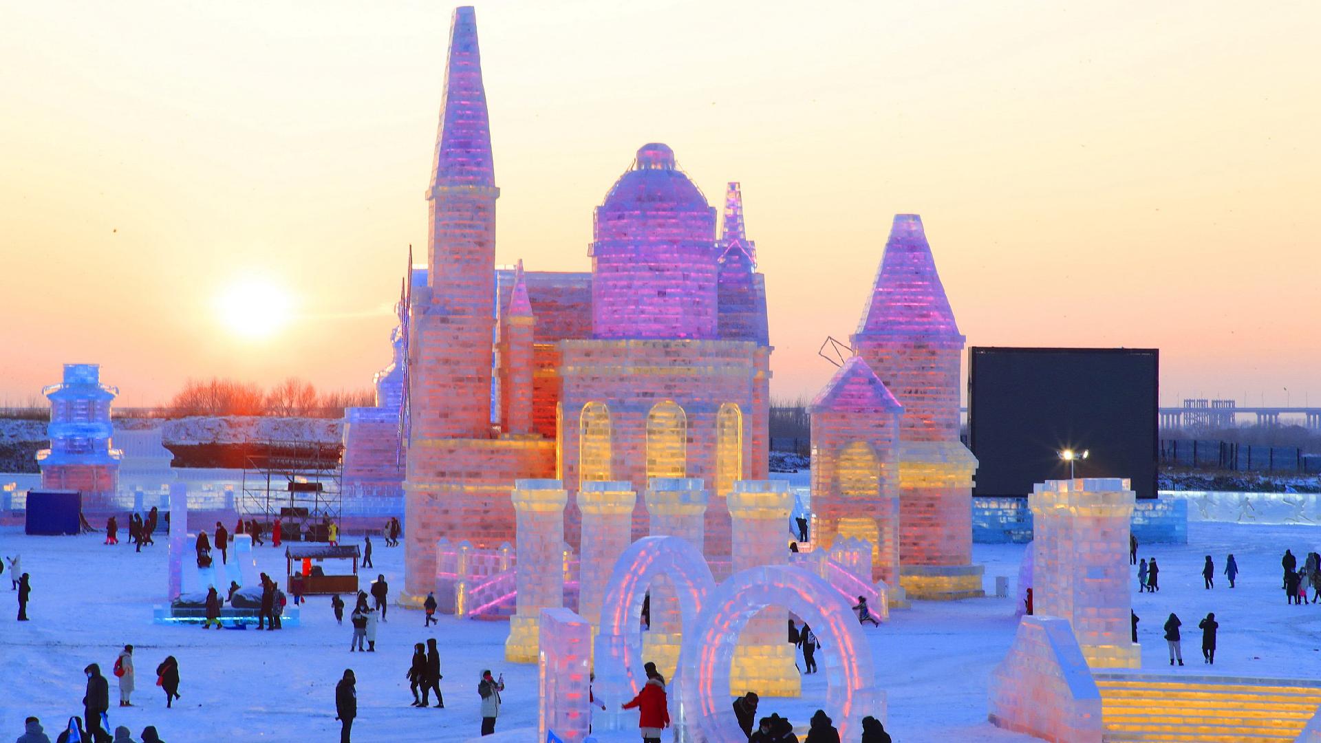 White wonderland Harbin IceSnow World wows visitors with sculptures