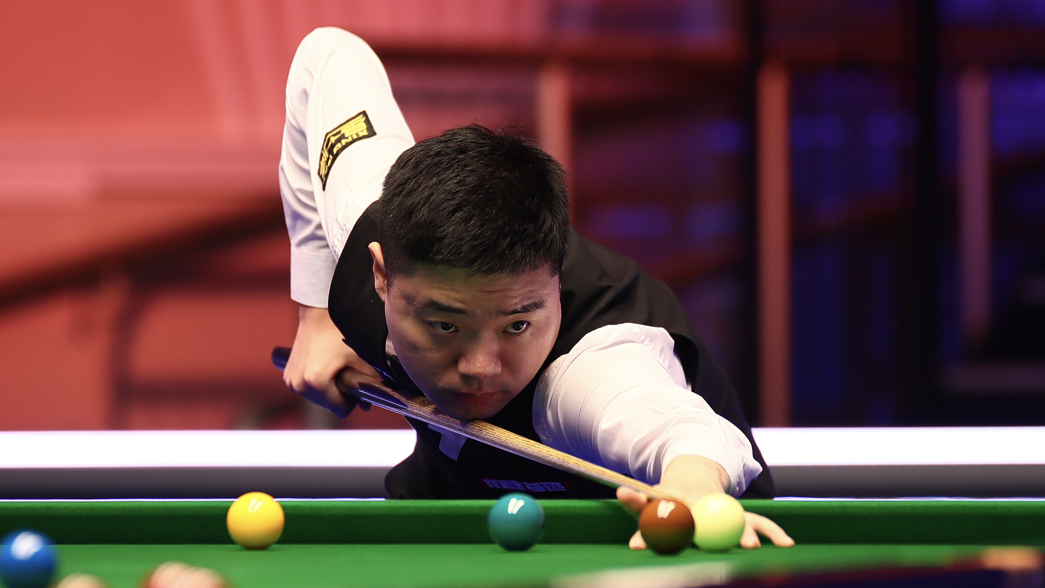 China's Ding Junhui defeated in 1st round at Snooker Masters