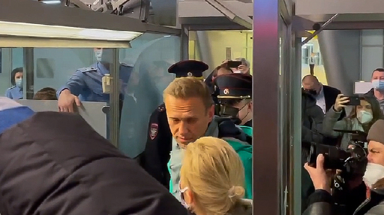 Russian Judge Jails Kremlin Foe Navalny For 30 Days Initially - CGTN