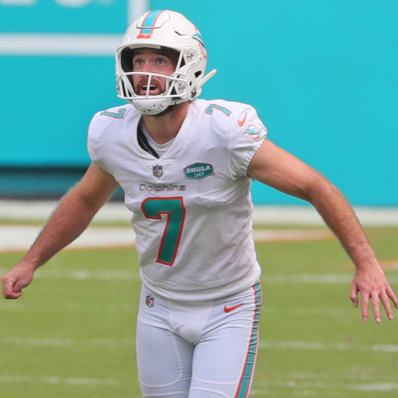 Miami Dolphins keep AllPro kicker Jason Sanders with a 5year deal CGTN