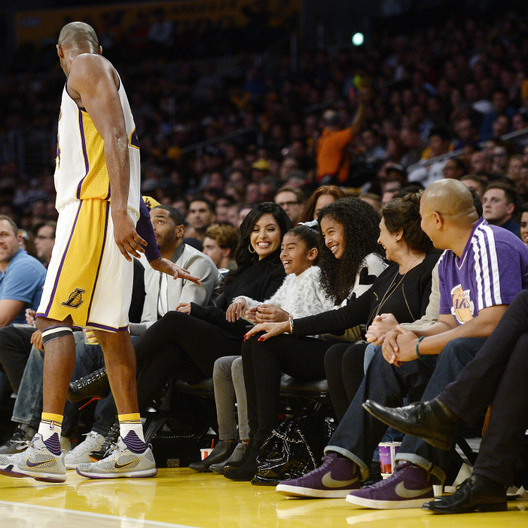 michael jordan to present kobe