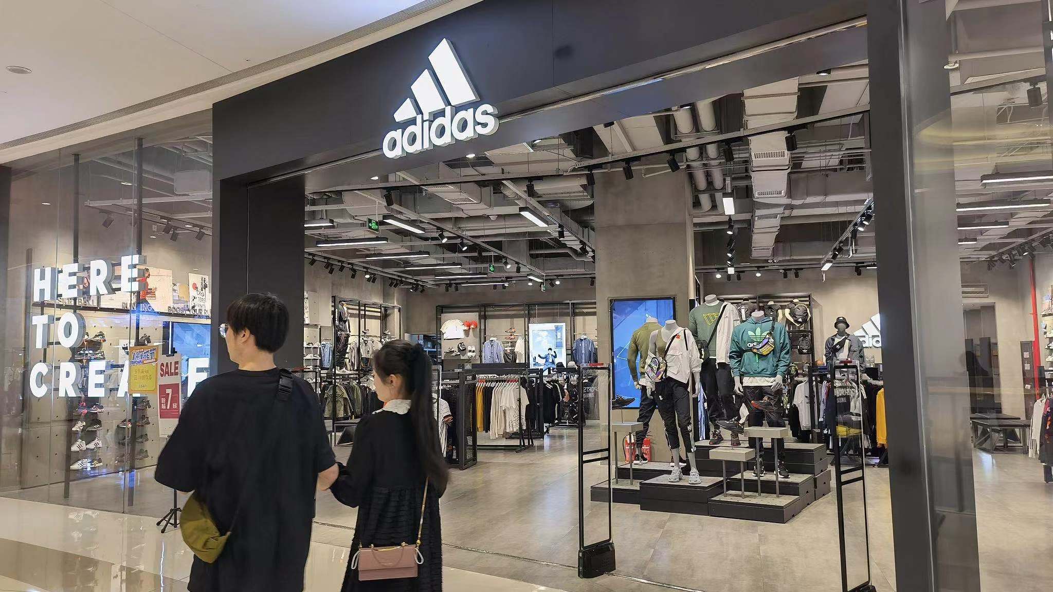 Vendedor Morgue filete Adidas, Nike web sales in China plunge amid boycott - CGTN