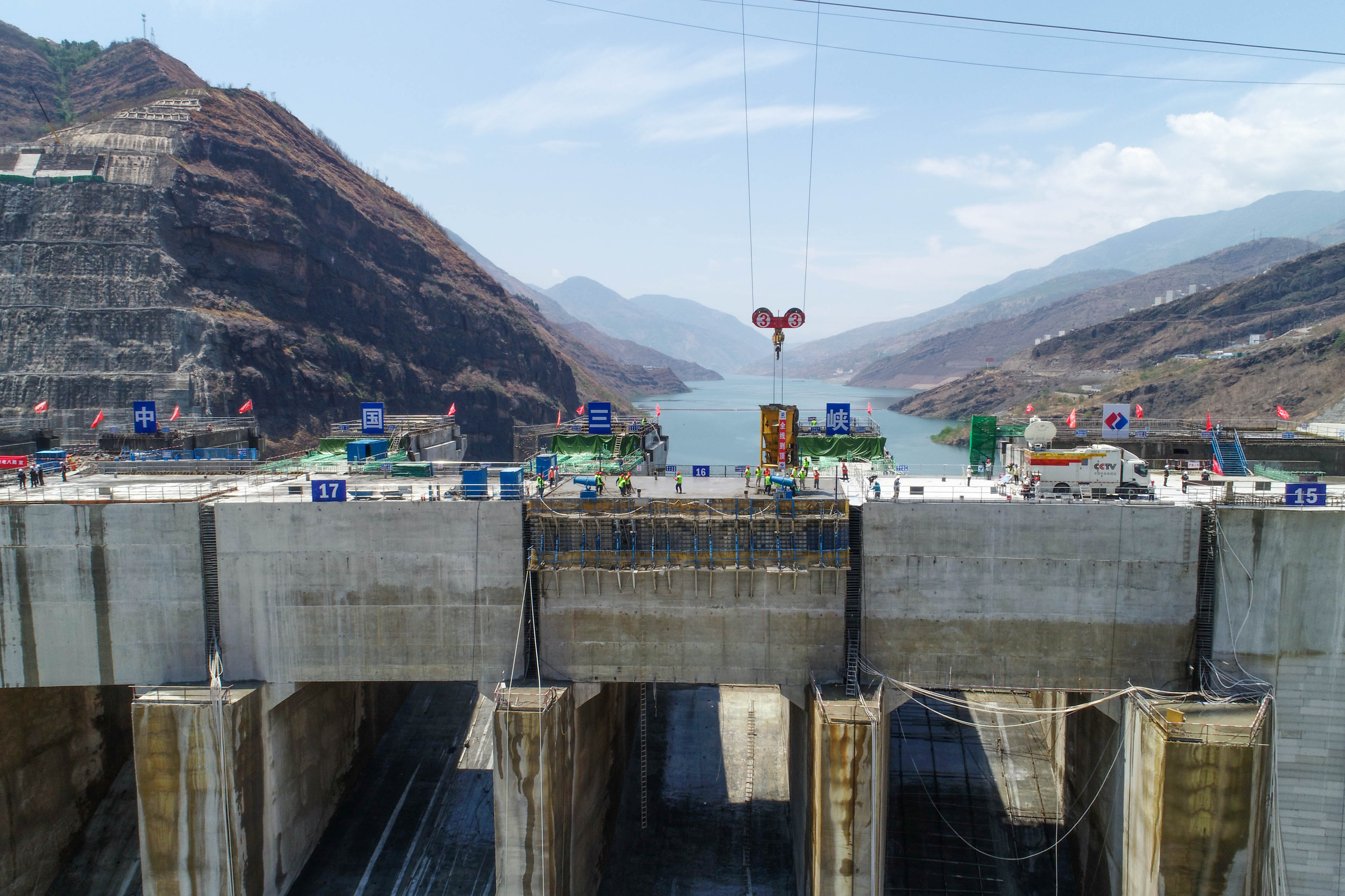 Hauptbauwerk des zweitgrößten Wasserkraftwerks der Welt fertiggestellt - CGTN