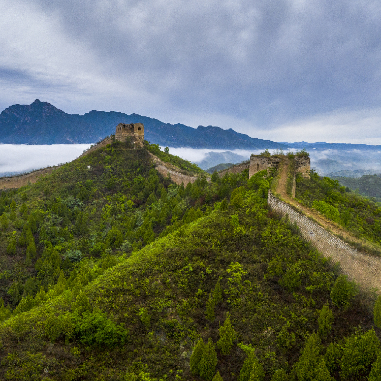 Sea of clouds envelop the Gubeikou Great Wall in Beijing - CGTN