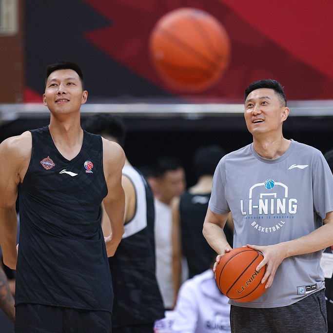 Yi Jianlian Du Feng On Chinese Mens Basketball Teams Mission Cgtn