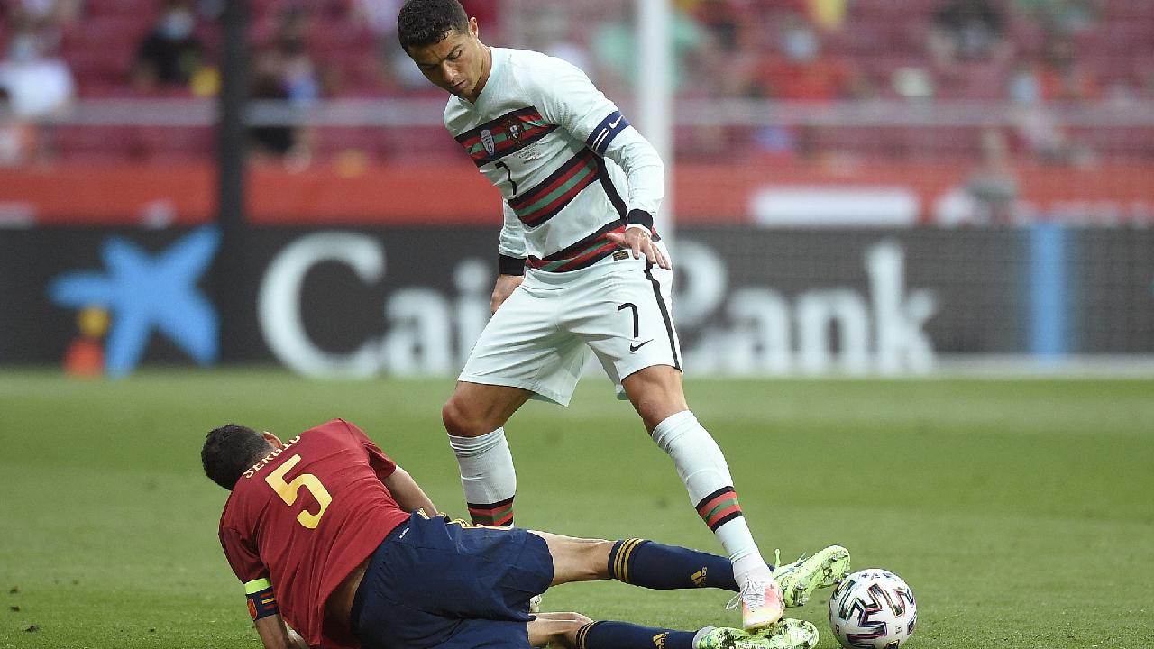 Covid 19 Hits Europe As Players Coaches Test Positive Game Canceled Cgtn