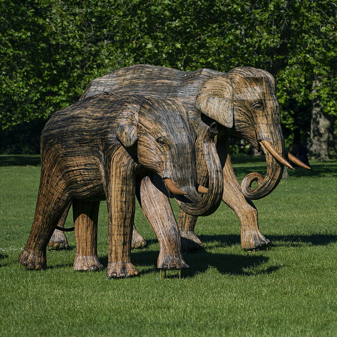 Lifesize elephant sculptures in London highlight animal protection CGTN