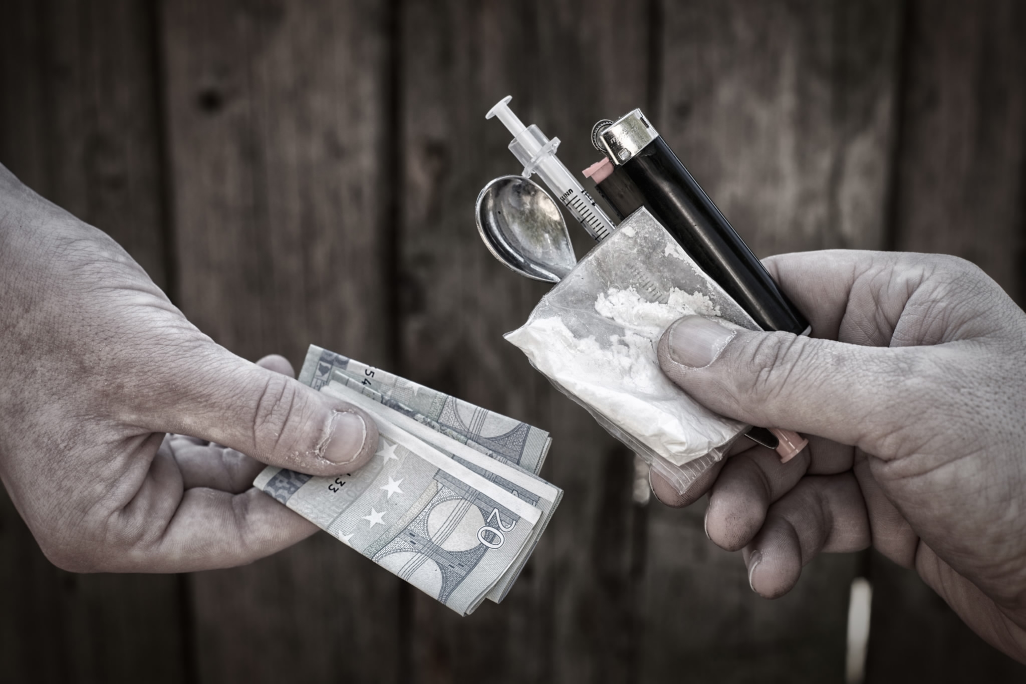 Как продать наркотики на улице как зайти на гидру убийство