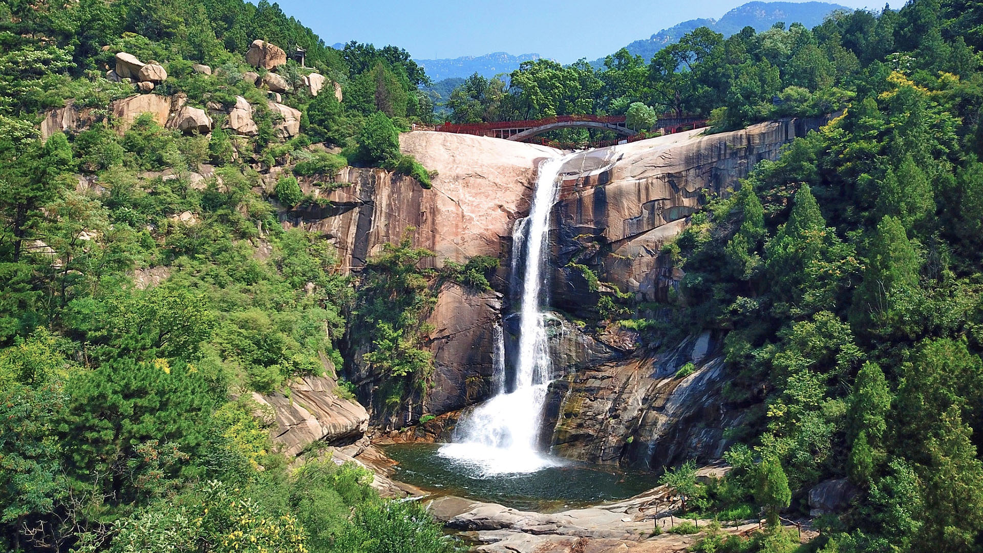 Taishan Mountain waterfall in E China makes a splash - CGTN