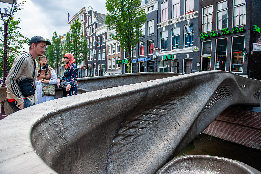 First 3D-printed bridge opens to public in Amsterdam -