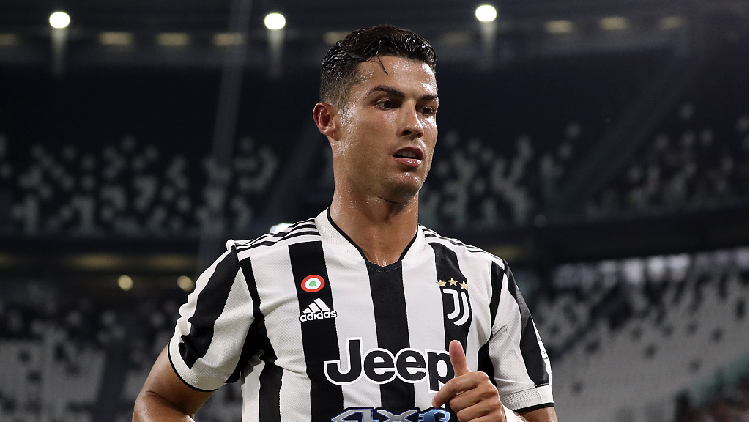 Ronaldo To Stay With Juventus Says Club Manager Allegri Cgtn [ 422 x 750 Pixel ]