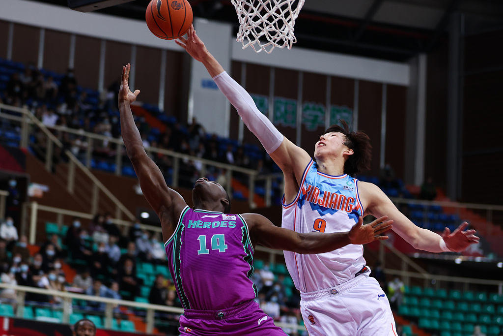 Chinese basketball star to miss new CBA season over contract foul - SHINE  News