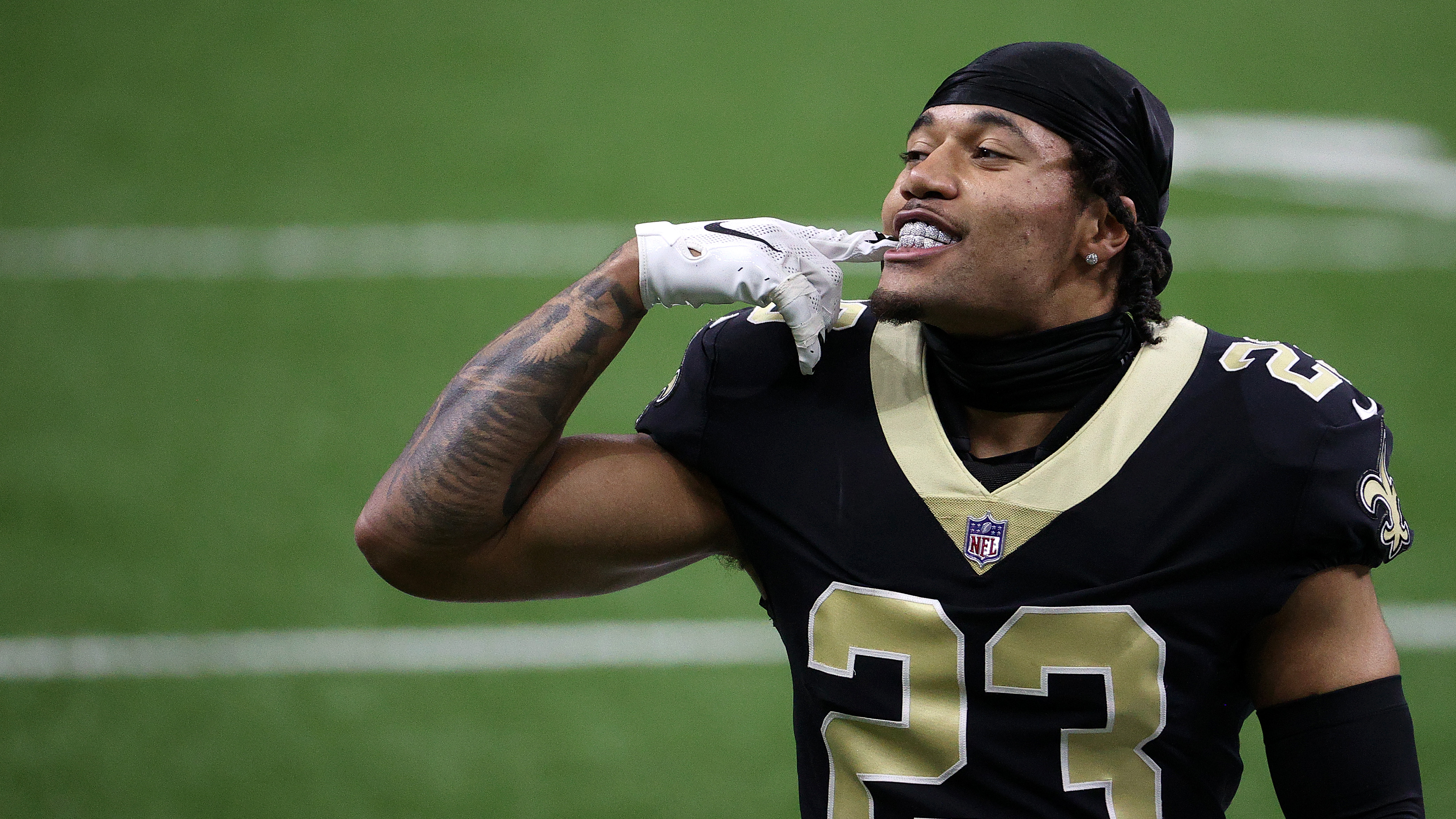 Marshon Lattimore agrees to 5-year, $97.6m contract with Saints.