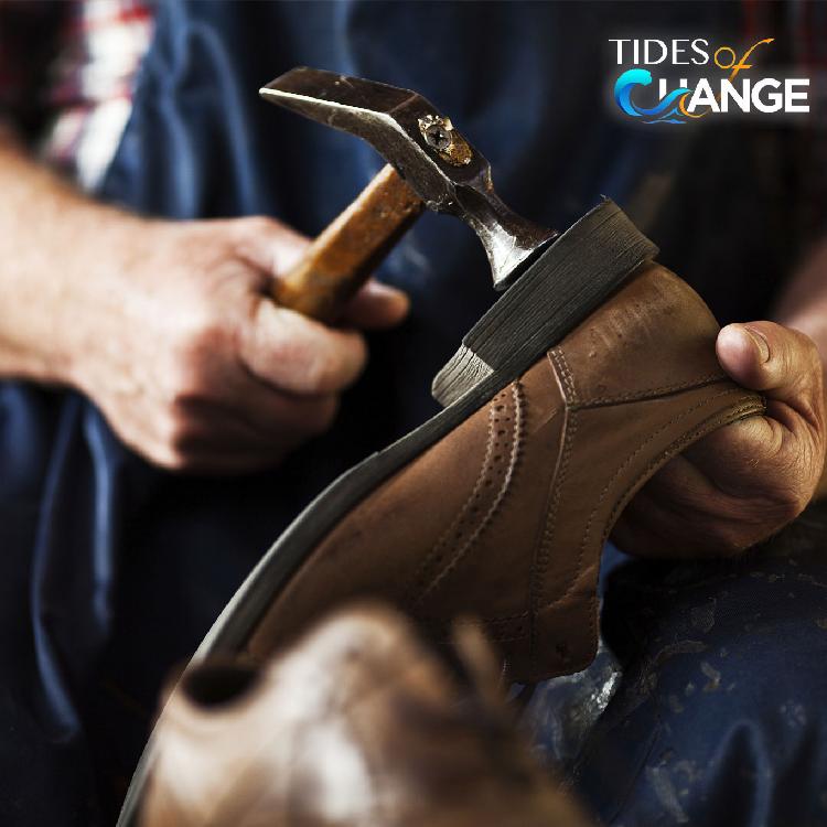 Live Making stitched leather shoes Ep.3 CGTN