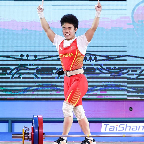 Weightlifter Hou Zhihui Beats World Record At Chinese National Games - CGTN