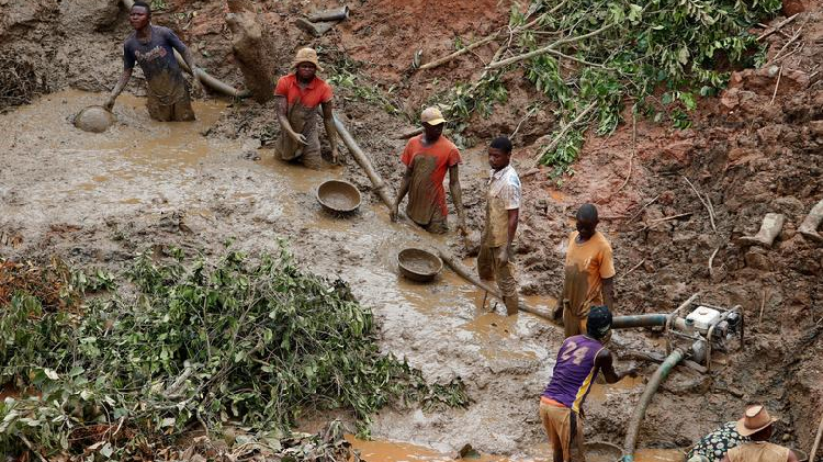 Gunmen kidnap 5 Chinese gold mine workers in South Kivu, DR Congo - CGTN