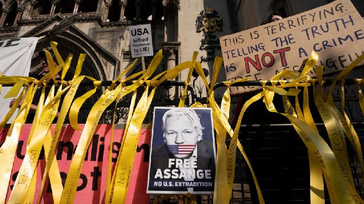 Julian Assange's Extradition Is Emblematic Of American Faux Democracy ...