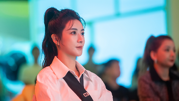 Chinese internet celebrity Huang Wei fined $210m for tax evasion - CGTN