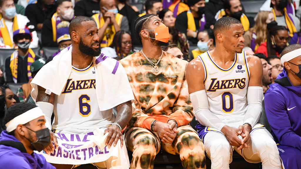 CGTN Sports Talk: Can Lakers trade out of current difficulties?