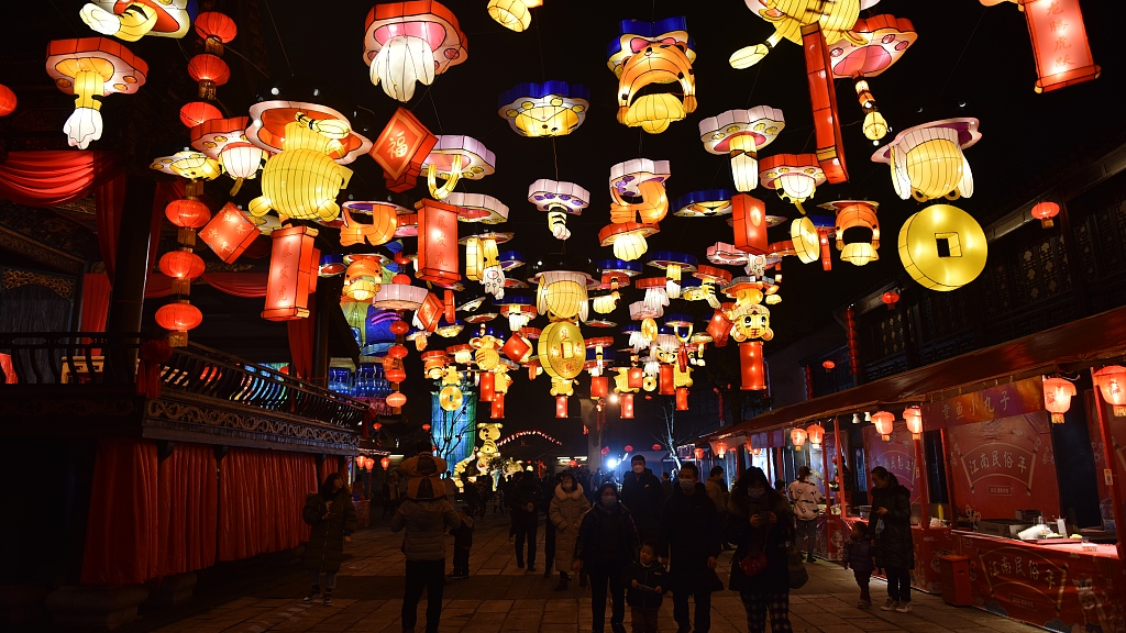Light installations set up across China to welcome Lantern Festival