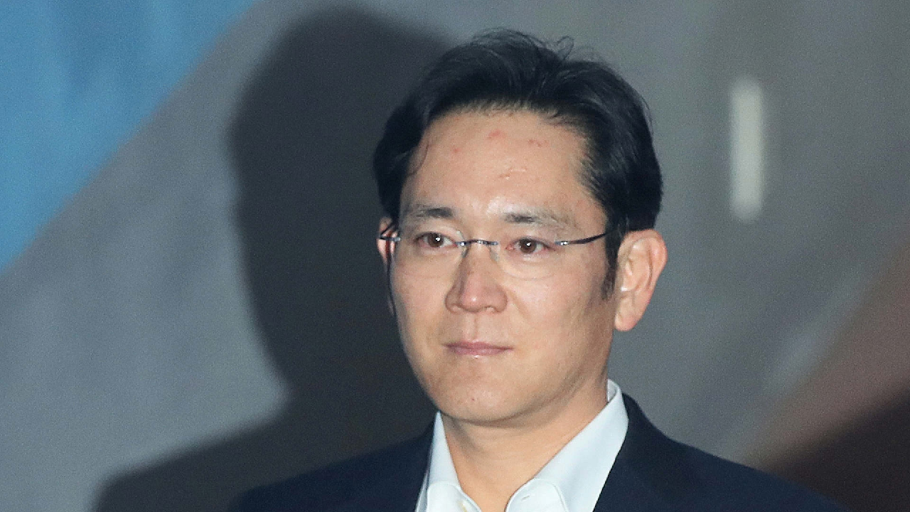 South Korea's antitrust regulator issues warning against Samsung chief ...