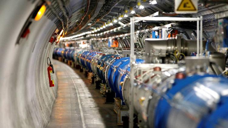 El colisionador de partículas más grande del mundo se reinicia después de una pausa de tres años