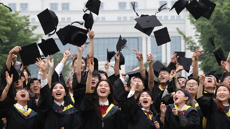 China urges SMEs to hire college graduates - CGTN