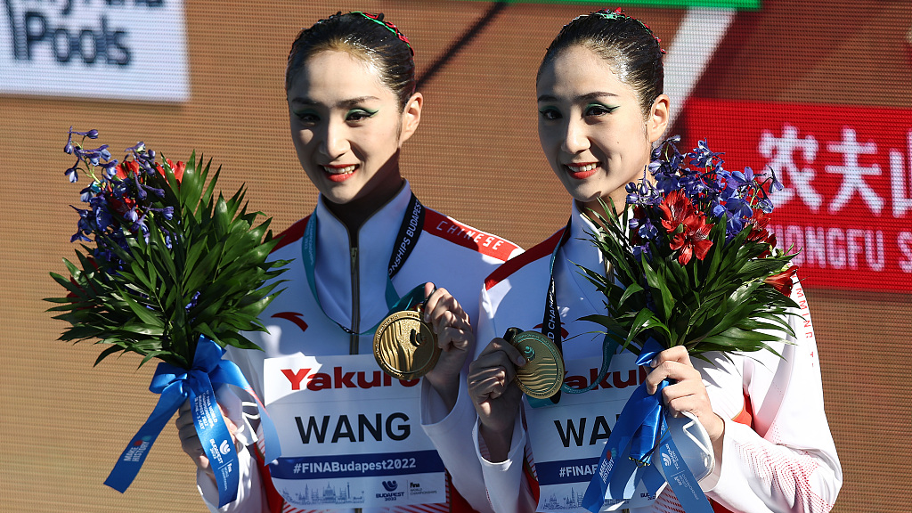 Chinese twins add another artistic swimming gold at FINA World Champs
