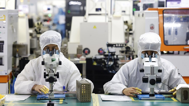 How realistic are China's semiconductor ambitions? - CGTN