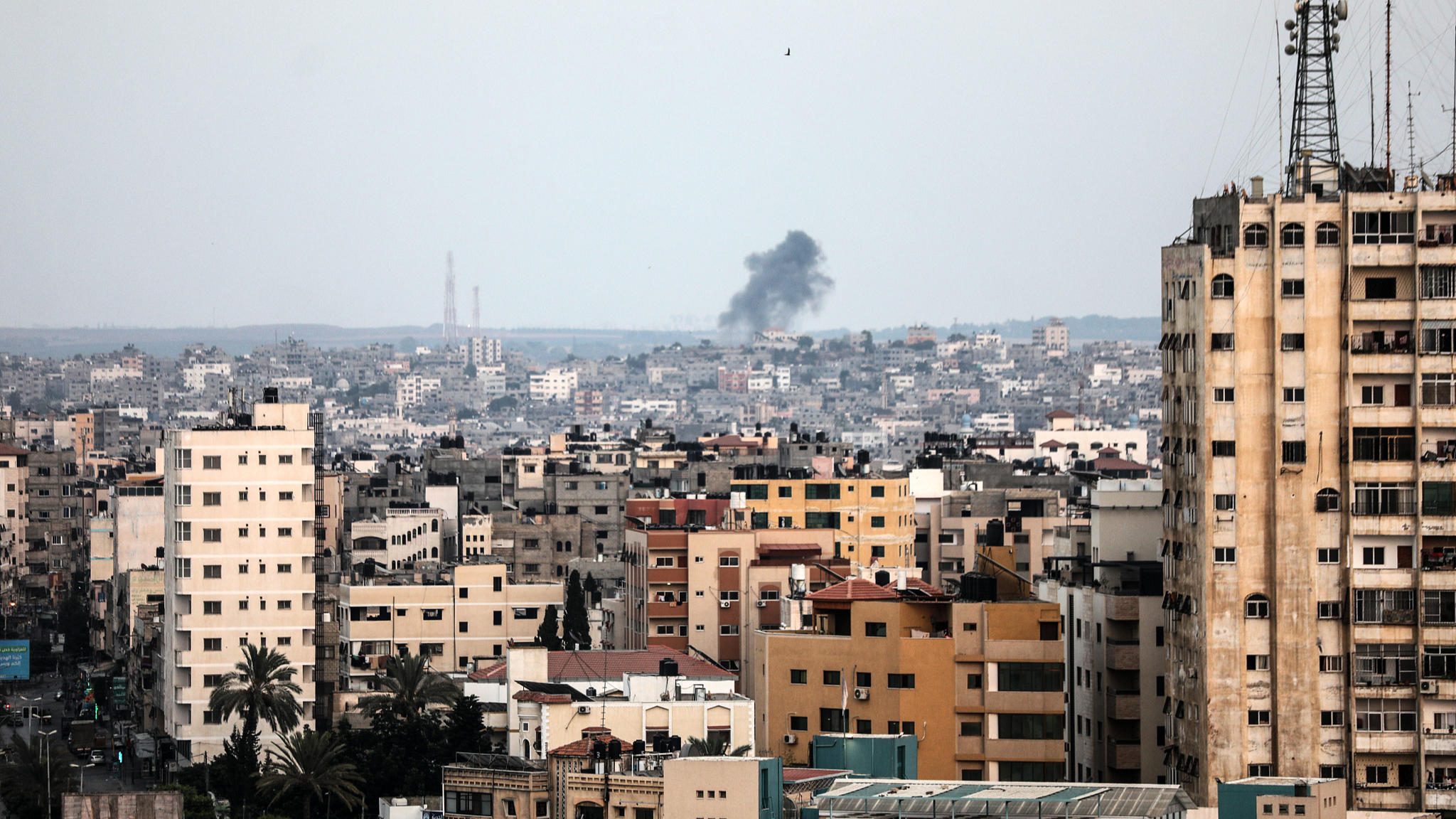 Smoke rises during an Israeli air strike, amid Israel-Gaza fighting, in Gaza City, August 6, 2022. /CFP