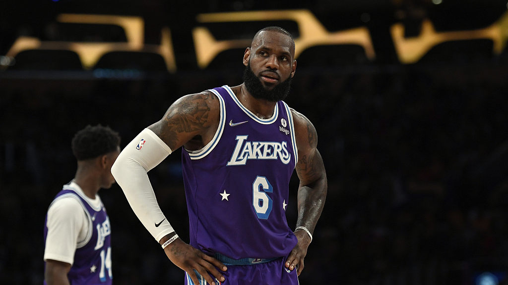 CGTN Sports Talk: Should LeBron James sign extension with Lakers?