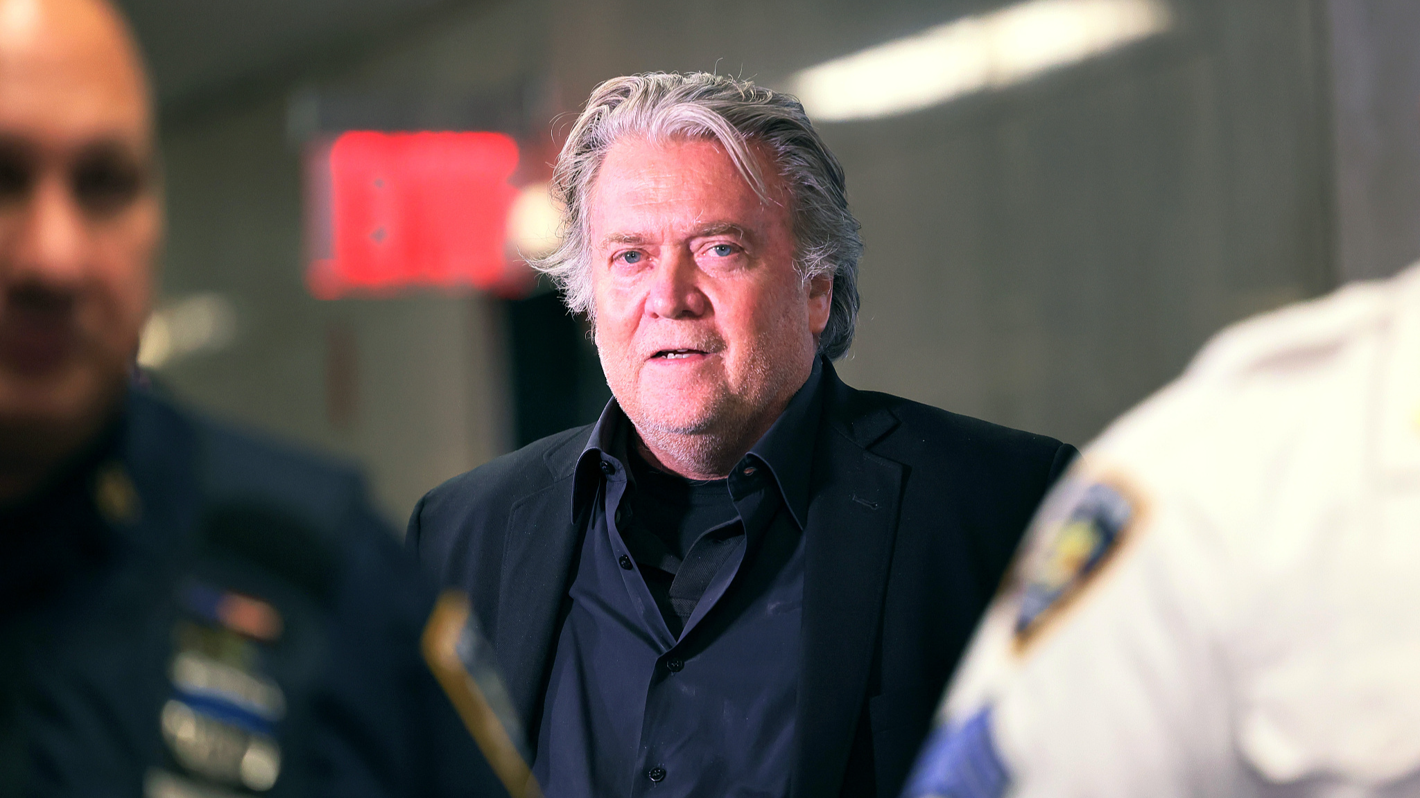 Steve Bannon, who served as chief strategist for former U.S. President Donald Trump, arrives at the Manhattan District Attorney's Office in New York, U.S., September 8, 2022. /CFP